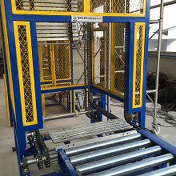 往復(fù)式垂直提升機(jī)