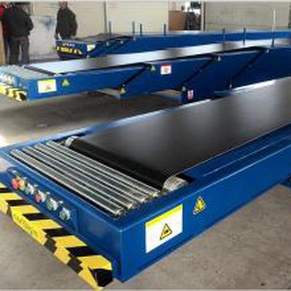 皮帶輸送機(jī)